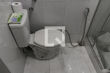 Banheiro  de apartamento à venda com 1 quarto, 30m² em Copacabana, Rio de Janeiro