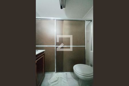 Banheiro de apartamento à venda com 1 quarto, 57m² em Botafogo, Campinas