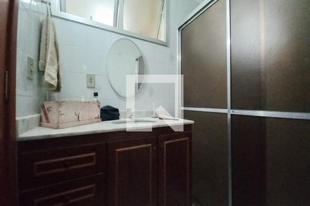 Banheiro de apartamento à venda com 1 quarto, 57m² em Botafogo, Campinas