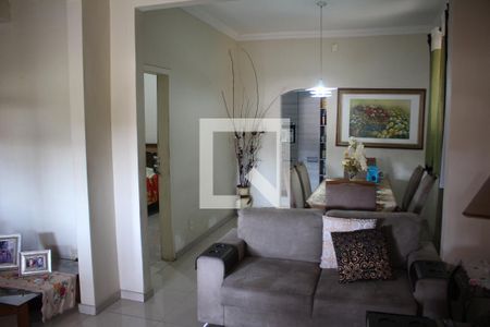 Sala de casa à venda com 4 quartos, 250m² em Darcy Vargas, Belo Horizonte