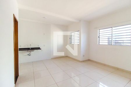 Sala/Cozinha de casa para alugar com 2 quartos, 68m² em Cidade Líder, São Paulo