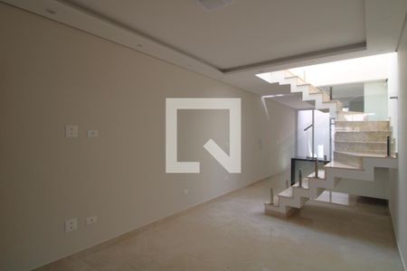 Casa à venda com 106m², 3 quartos e 2 vagasSala