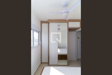 Quarto 1 de apartamento para alugar com 2 quartos, 52m² em Jardim Avelino, São Paulo