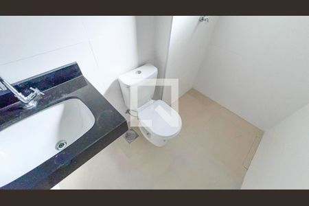 Banheiro de apartamento à venda com 1 quarto, 37m² em Sagrada Família, Belo Horizonte