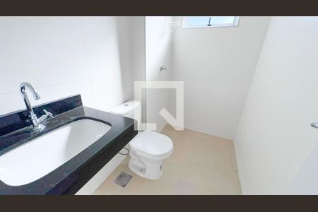 Banheiro de apartamento à venda com 1 quarto, 37m² em Sagrada Família, Belo Horizonte