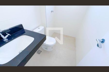 Banheiro de apartamento à venda com 1 quarto, 37m² em Sagrada Família, Belo Horizonte