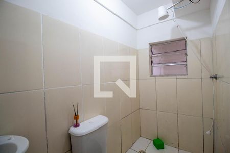 Banheiro de kitnet/studio para alugar com 1 quarto, 8m² em Jardim Piratininga, São Paulo