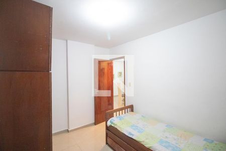 Quarto 2 de apartamento para alugar com 2 quartos, 54m² em Porto Novo, São Gonçalo