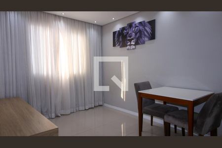 Sala de apartamento para alugar com 2 quartos, 40m² em Sítio da Figueira, São Paulo