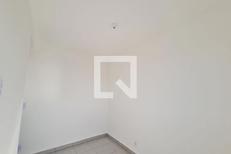 Quarto 2 de apartamento para alugar com 2 quartos, 41m² em Vila Fátima, São Paulo