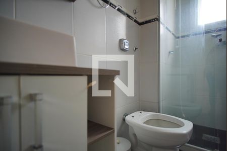 Banheiro Corredor de apartamento à venda com 1 quarto, 58m² em Jardim do Salso, Porto Alegre