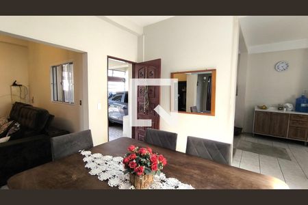 Sala de casa à venda com 4 quartos, 215m² em Vila Rio Branco, Jundiaí