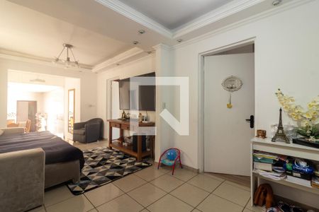 Sala de casa para alugar com 3 quartos, 250m² em Jardim Sadie, Embu das Artes