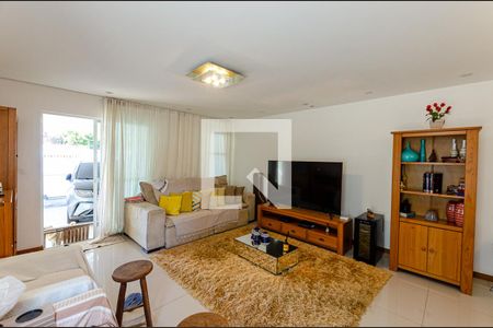 Sala de casa à venda com 3 quartos, 174m² em Serra Grande, Niterói