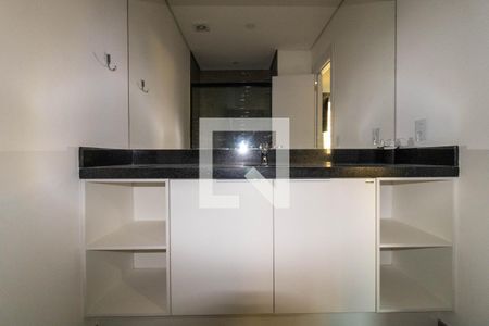 Banheiro de kitnet/studio para alugar com 1 quarto, 30m² em Centro Histórico, Porto Alegre