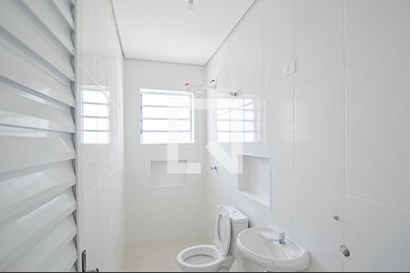 Banheiro de casa para alugar com 1 quarto, 25m² em Rudge Ramos, São Bernardo do Campo