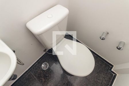 Lavabo de apartamento para alugar com 3 quartos, 206m² em Higienópolis, São Paulo