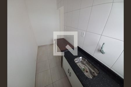 Cozinha de apartamento para alugar com 1 quarto, 36m² em Itararé, São Vicente