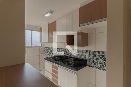 Cozinha de apartamento à venda com 2 quartos, 45m² em Vila Carminha, Campinas