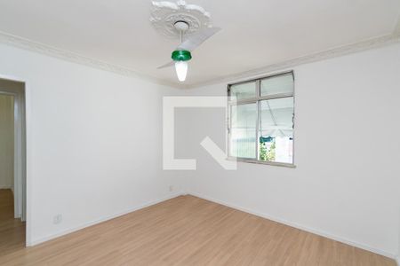 Sala de apartamento à venda com 2 quartos, 48m² em Olaria, Rio de Janeiro