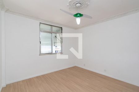 Sala de apartamento à venda com 2 quartos, 48m² em Olaria, Rio de Janeiro