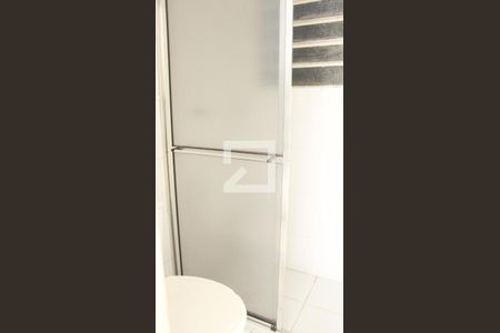 Banheiro de kitnet/studio para alugar com 0 quarto, 27m² em Centro, Gravataí