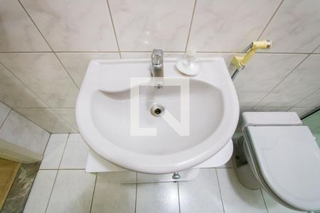 Casa à venda com 185m², 2 quartos e 2 vagas Casa à venda com 185m², 2 quartos e 2 vagasBanheiro social