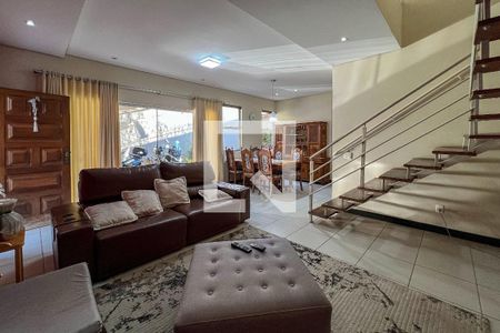 Sala de casa à venda com 5 quartos, 380m² em Santa Efigênia, Belo Horizonte