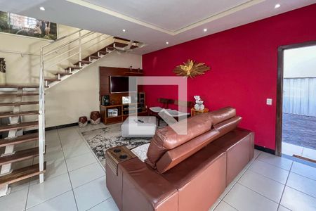 Sala de casa à venda com 5 quartos, 380m² em Santa Efigênia, Belo Horizonte