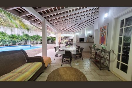 Casa de condomínio à venda com 400m², 4 quartos e 6 vagas Casa de condomínio à venda com 400m², 4 quartos e 6 vagasÁrea gourmet