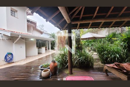 Casa de condomínio à venda com 400m², 4 quartos e 6 vagas Casa de condomínio à venda com 400m², 4 quartos e 6 vagasÁrea externa