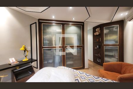 Casa de condomínio à venda com 400m², 4 quartos e 6 vagas Casa de condomínio à venda com 400m², 4 quartos e 6 vagasSuite 1