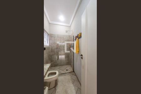 Casa de condomínio à venda com 400m², 4 quartos e 6 vagas Casa de condomínio à venda com 400m², 4 quartos e 6 vagasBanheiro de serviço