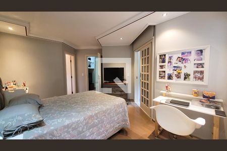 Casa de condomínio à venda com 400m², 4 quartos e 6 vagas Casa de condomínio à venda com 400m², 4 quartos e 6 vagasSuite 2