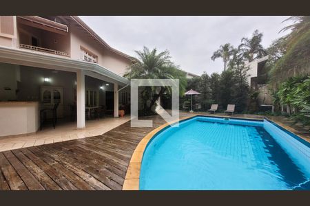Casa de condomínio à venda com 400m², 4 quartos e 6 vagas Casa de condomínio à venda com 400m², 4 quartos e 6 vagasPiscina