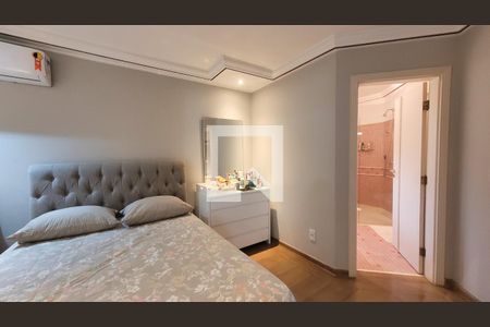 Casa de condomínio à venda com 400m², 4 quartos e 6 vagas Casa de condomínio à venda com 400m², 4 quartos e 6 vagasSuite 2