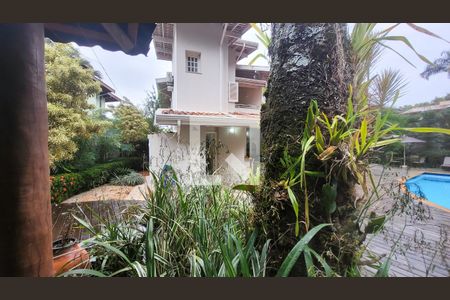 Casa de condomínio à venda com 400m², 4 quartos e 6 vagas Casa de condomínio à venda com 400m², 4 quartos e 6 vagasÁrea externa