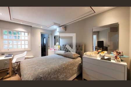 Casa de condomínio à venda com 400m², 4 quartos e 6 vagas Casa de condomínio à venda com 400m², 4 quartos e 6 vagasSuite 2