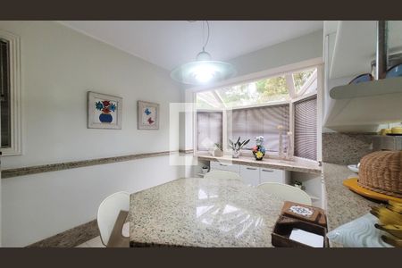 Casa de condomínio à venda com 400m², 4 quartos e 6 vagas Casa de condomínio à venda com 400m², 4 quartos e 6 vagasCozinha