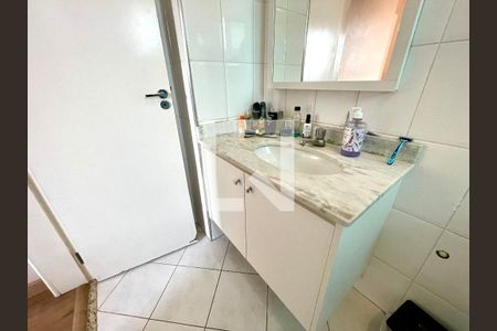 Apartamento à venda com 68m², 2 quartos e 1 vaga Apartamento à venda com 68m², 2 quartos e 1 vagaBanheiro da Suíte