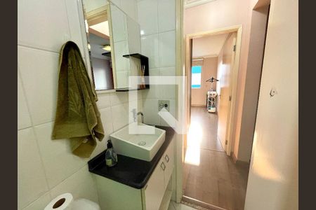 Apartamento à venda com 68m², 2 quartos e 1 vaga Apartamento à venda com 68m², 2 quartos e 1 vagaBanheiro Social