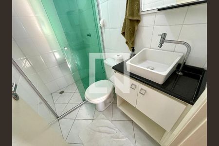 Apartamento à venda com 68m², 2 quartos e 1 vaga Apartamento à venda com 68m², 2 quartos e 1 vagaBanheiro Social
