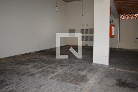 Garagem de casa à venda com 3 quartos, 120m² em Alvorada, Contagem