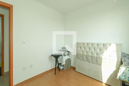 Quarto de apartamento à venda com 2 quartos, 42m² em Costa E Silva, Porto Alegre