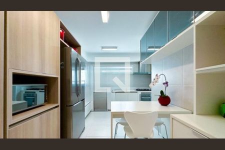 Apartamento à venda com 3 quartos, 170m² em Vila Suzana, São Paulo