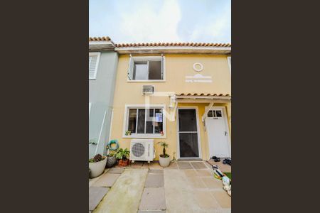 Casa de condomínio à venda com 74m², 2 quartos e 1 vaga Casa de condomínio à venda com 74m², 2 quartos e 1 vagaFachada da casa