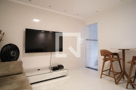 Sala de casa para alugar com 2 quartos, 140m² em Jardim Danfer, São Paulo