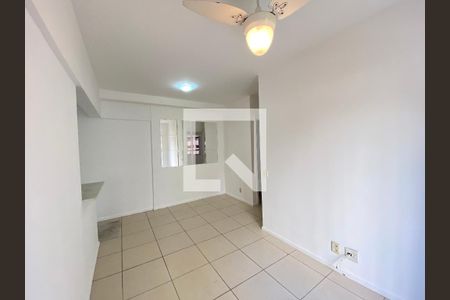 Sala de apartamento para alugar com 2 quartos, 49m² em Del Castilho, Rio de Janeiro