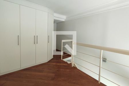 Quarto de apartamento à venda com 1 quarto, 70m² em Cambuí, Campinas