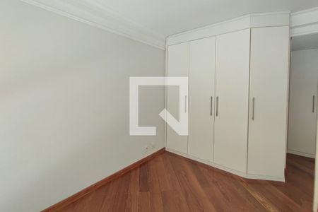 Quarto de apartamento à venda com 1 quarto, 70m² em Cambuí, Campinas